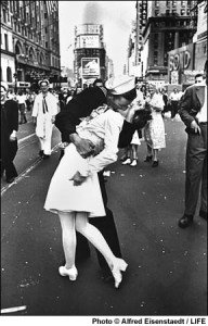 vj-day-kiss1