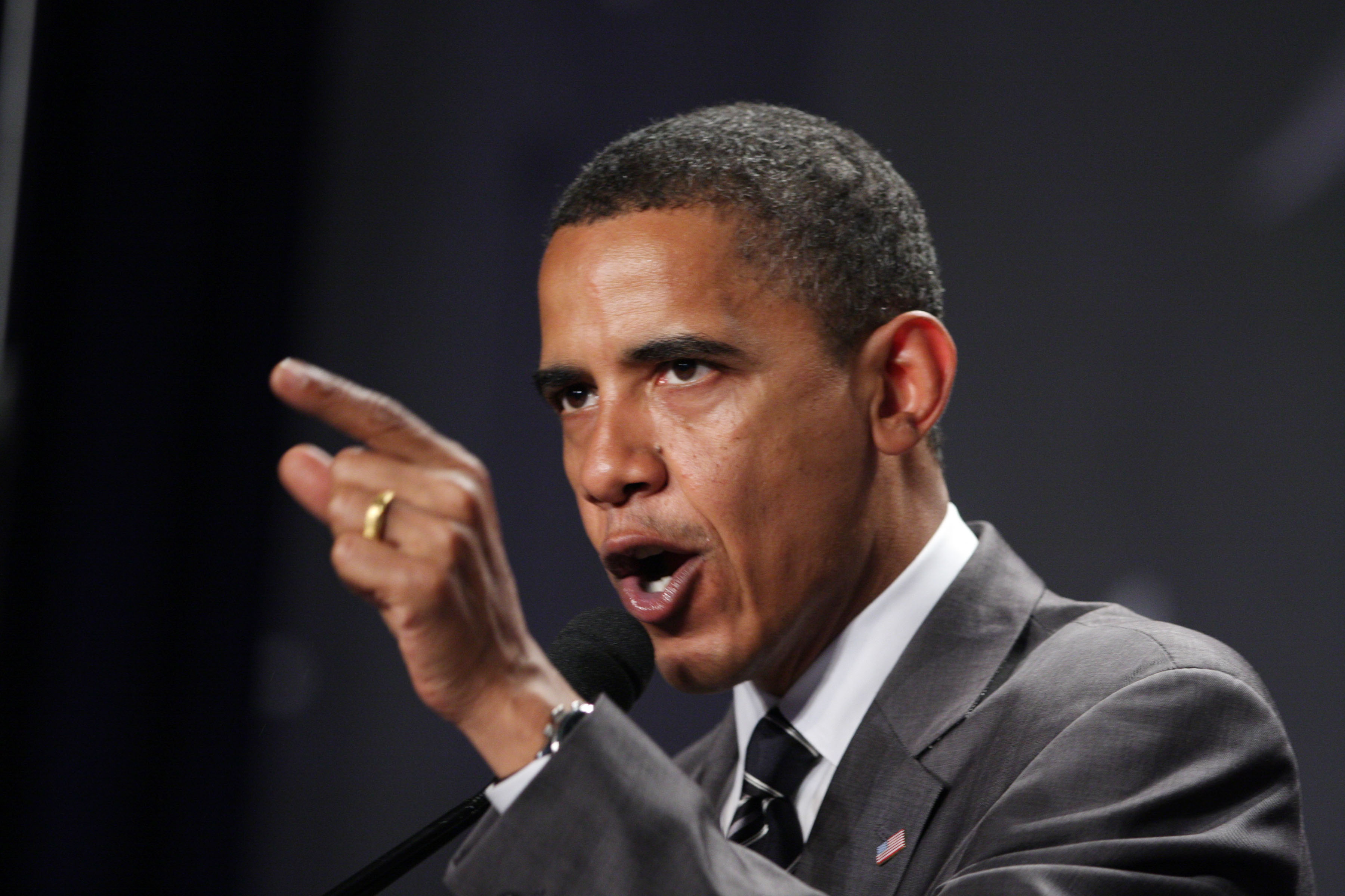 http://www.conunderground.com/wp-content/uploads/2011/09/Obama-intimidating-on-facebook.jpg